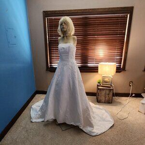 Nwot Wedding Dress White Alfred Angelo Size Small